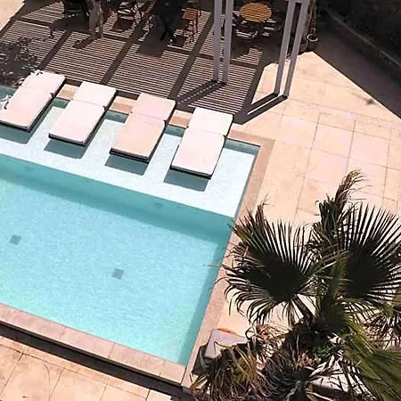 Tagoo Hills Residences Apartahotel 4*