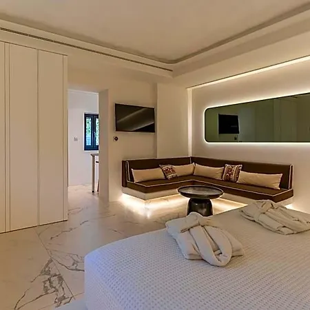 Tagoo Hills Residences Apartahotel 4*